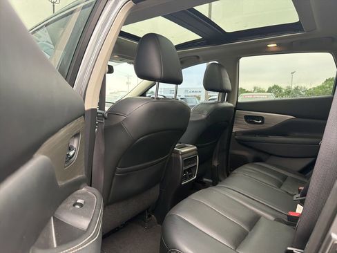 Used 2017 Nissan Murano SL w/ SL Technology Package FWD image 16