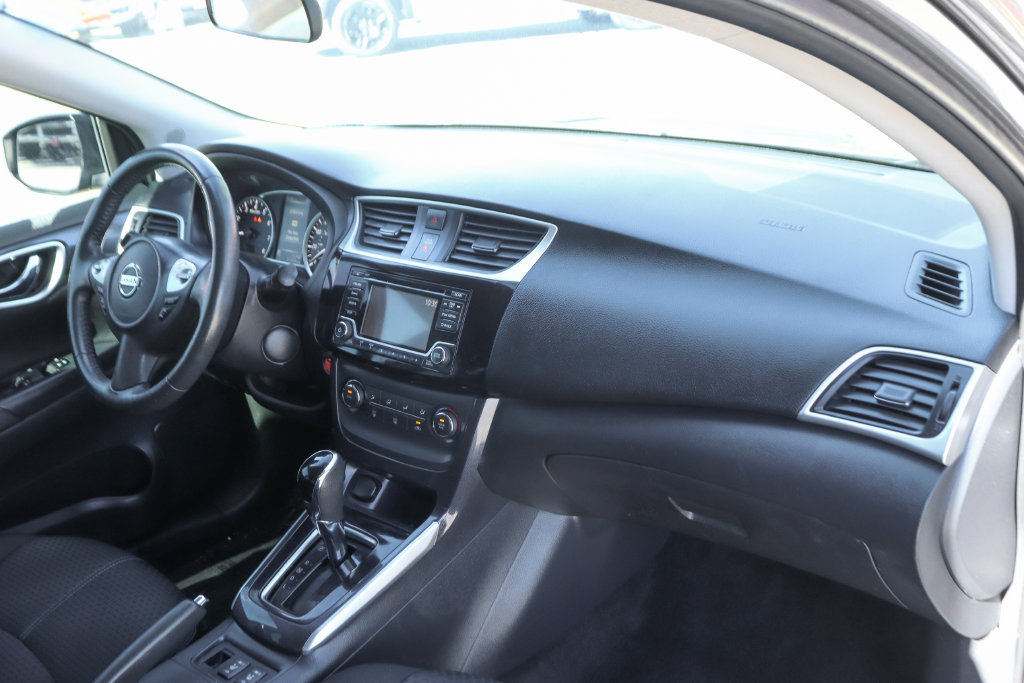 Used 2017 Nissan Sentra SR FWD image 33
