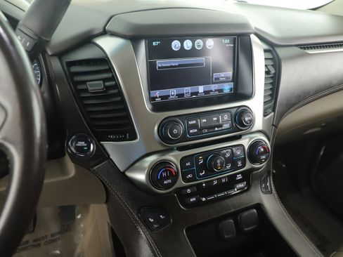 Used 2019 Chevrolet Tahoe LT w/ LT Signature Package image 14