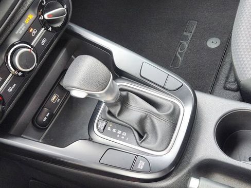 Certified 2025 Kia Soul LX w/ LX Technology Package FWD image 21