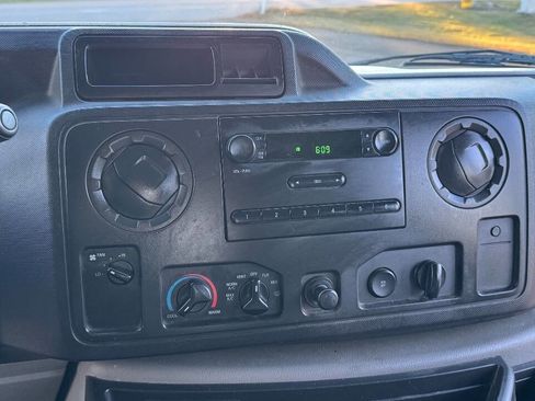 Used 2011 Ford E-250 and Econoline 250 w/ PWR Group image 16