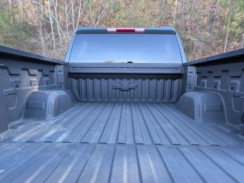 Used 2025 Chevrolet Silverado 1500 Custom Trail Boss w/ Turbomax Blackout Package image 18