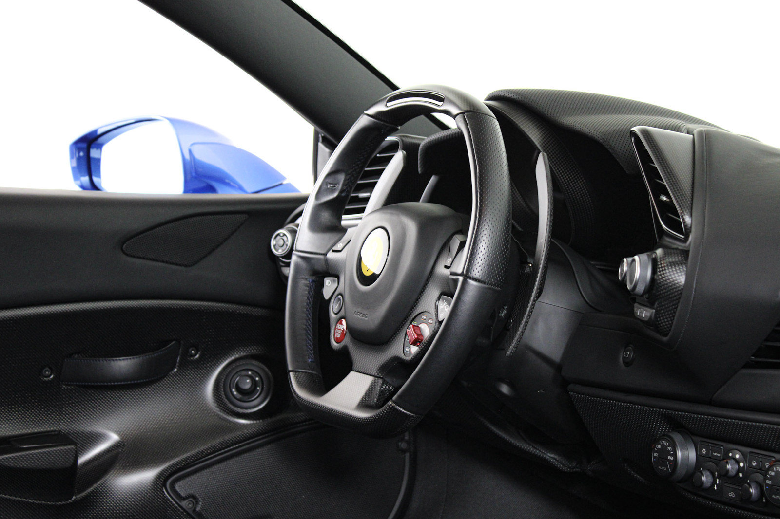 Used 2020 Ferrari 488 Pista Coupe RWD image 25