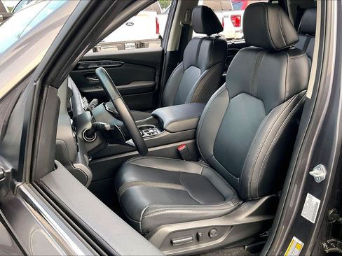 Used 2025 Honda Pilot Touring image 24