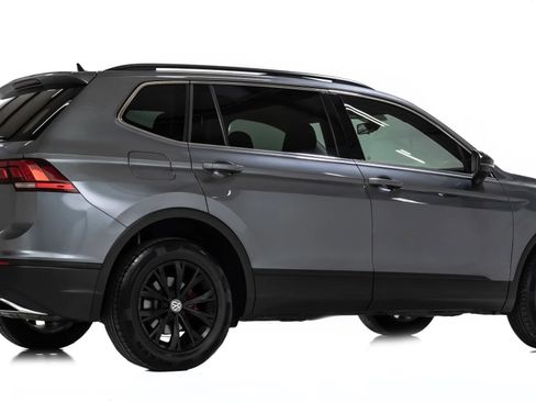 Used 2019 Volkswagen Tiguan SE w/ Panoramic Sunroof Package image 5