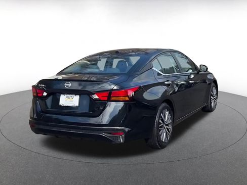 Used 2025 Nissan Altima 2.5 SV image 14