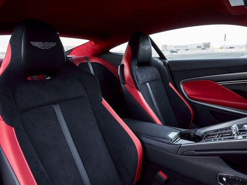 Used 2024 Aston Martin DB12 Coupe image 34