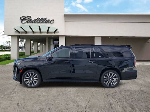 Used 2023 Cadillac Escalade ESV Sport Platinum AWD/4WD image 2