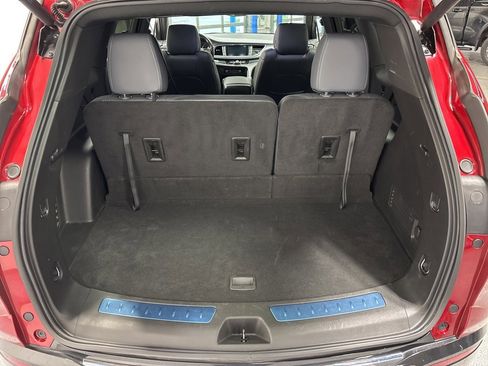 Used 2023 Buick Enclave Essence image 33