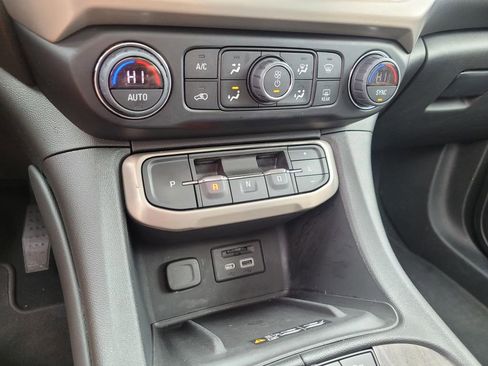 Used 2022 GMC Acadia Denali AWD/4WD image 28