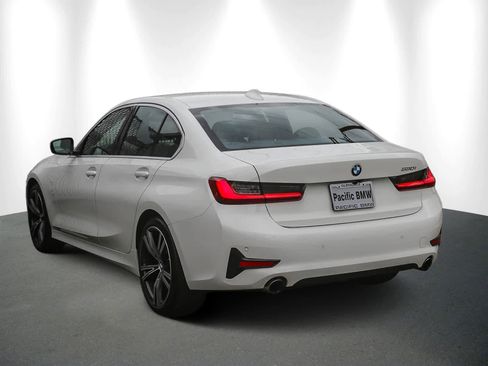Used 2022 BMW 330i Sedan w/ Driving Assistance Package image 4