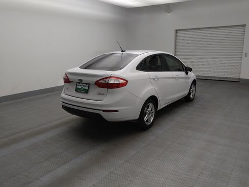 Used 2017 Ford Fiesta SE image 9