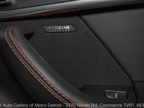 Used 2020 Jaguar F-TYPE R image 40