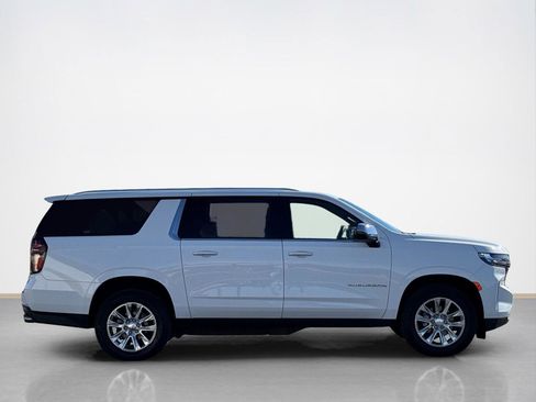 Used 2023 Chevrolet Suburban Premier image 8