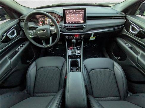 New 2026 Jeep Compass Latitude AWD/4WD image 3