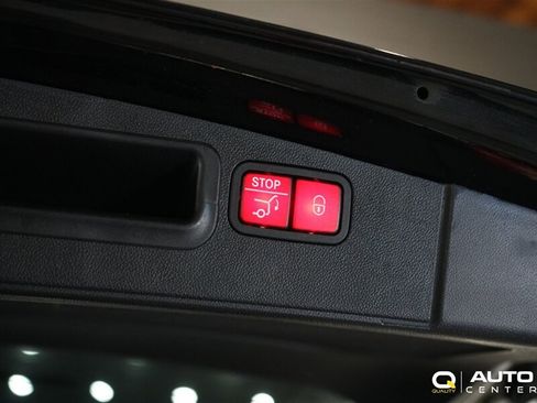 Used 2011 Mercedes-Benz ML 63 AMG 4MATIC image 33