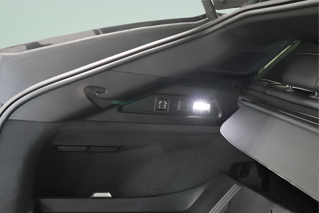 Used 2025 Cadillac Lyriq Luxury w/ LPO, Floor Liner Package AWD/4WD image 27