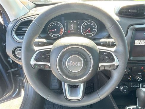 Used 2023 Jeep Renegade Latitude image 59