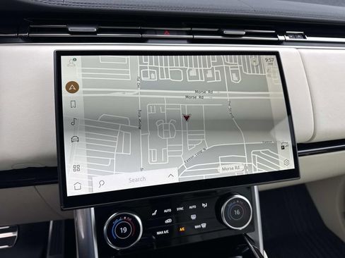 Certified 2023 Land Rover Range Rover SE image 23