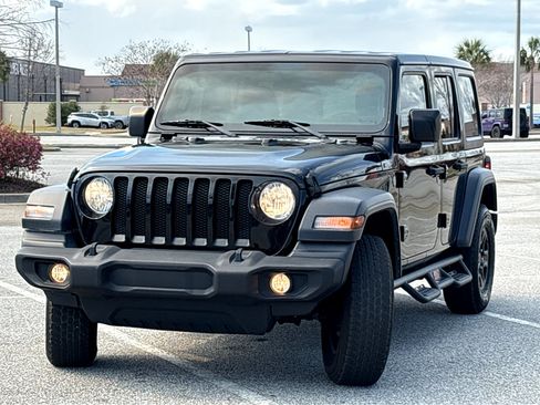 Used 2018 Jeep Wrangler Unlimited Sport image 3