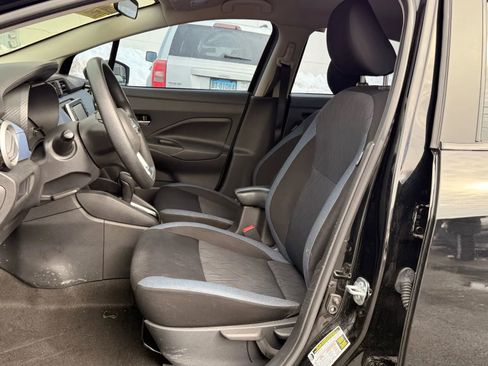 Used 2023 Nissan Versa SV image 12