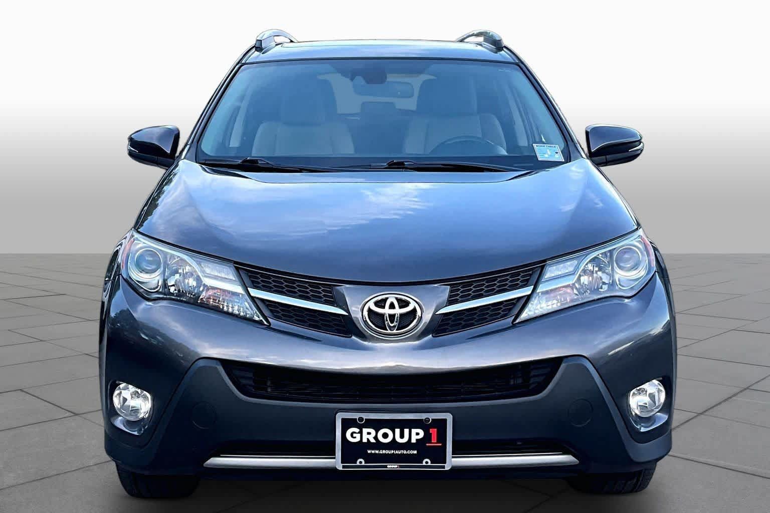 Used 2015 Toyota RAV4 Limited w/ Technology Package AWD/4WD image 4