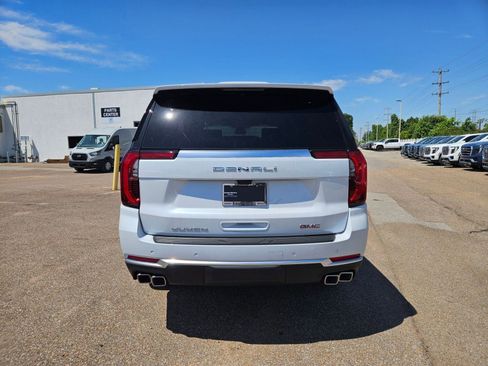 New 2026 GMC Yukon XL Denali w/ Denali Reserve Package AWD/4WD image 5