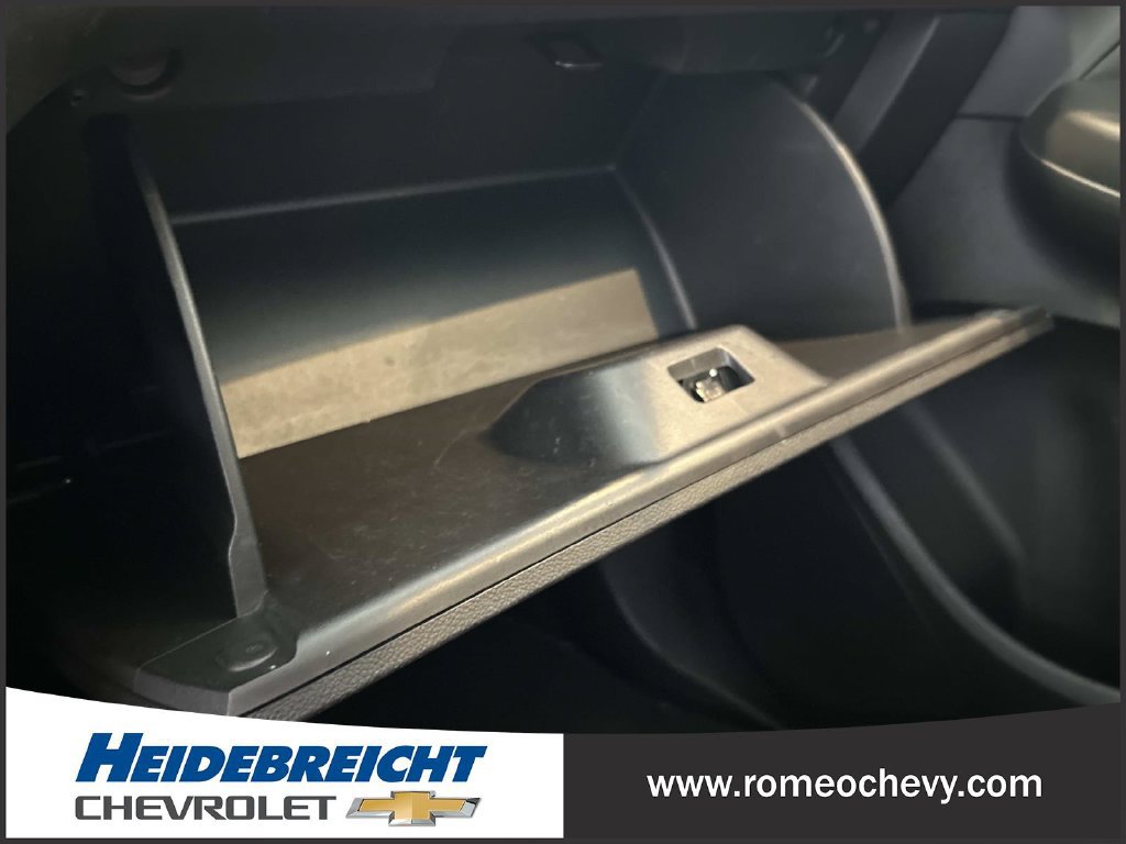 Used 2023 Chevrolet Bolt EUV LT w/ Comfort Package FWD image 28