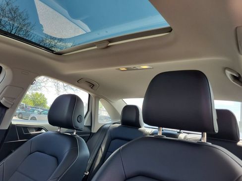Used 2023 Volkswagen Jetta SE w/ Panoramic Sunroof Package FWD image 21