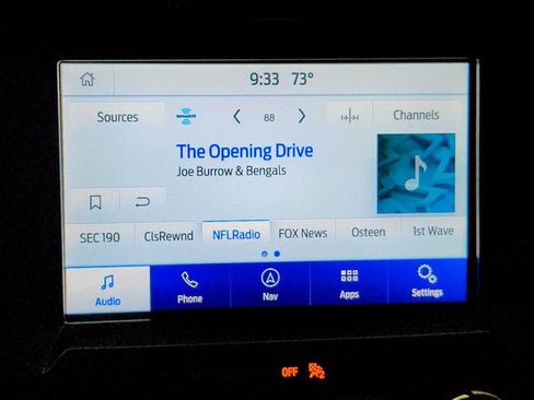 Used 2019 Ford F150 XLT w/ Equipment Group 302A Luxury AWD/4WD image 17