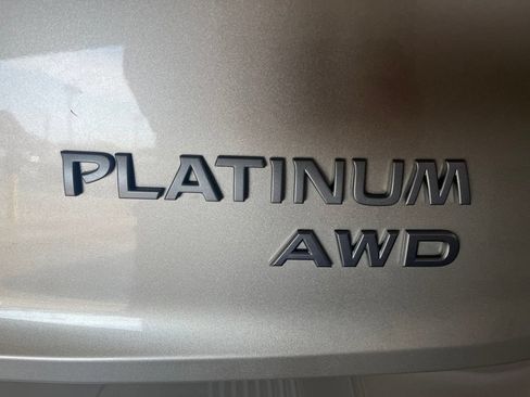 Used 2025 Nissan Rogue Platinum AWD/4WD image 44
