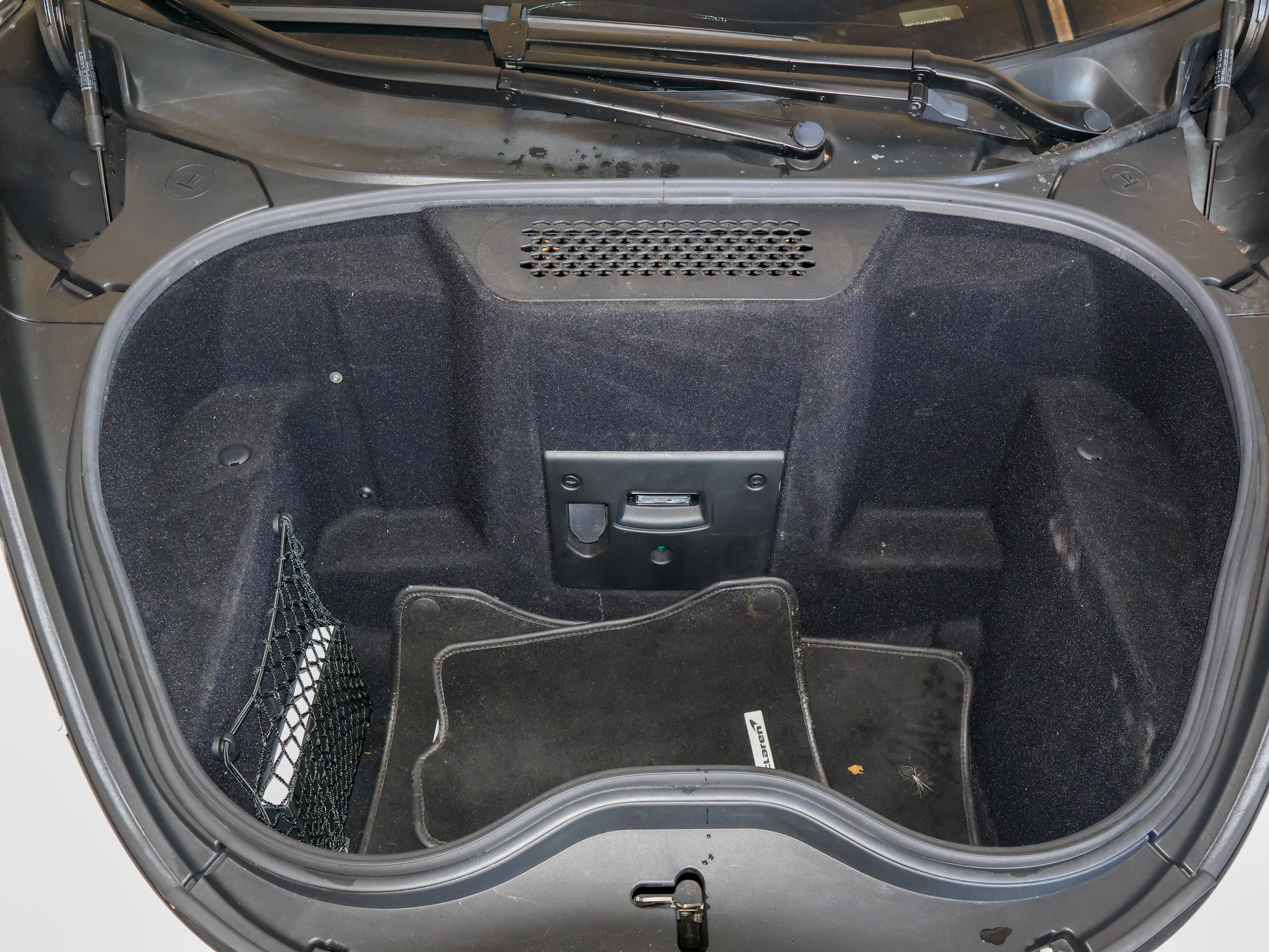 Used 2018 McLaren 570S RWD image 11