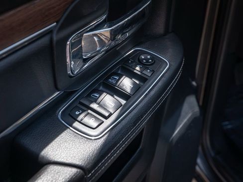 Used 2018 RAM 2500 Laramie w/ Convenience Group image 17