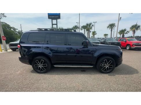 Used 2024 Lexus GX 550 w/ Accessory Package (31) AWD/4WD image 9