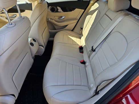 Used 2021 Mercedes-Benz GLC 300 4MATIC image 24