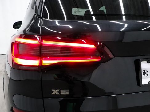 Used 2022 BMW X5 M50i w/ Executive Package image 51