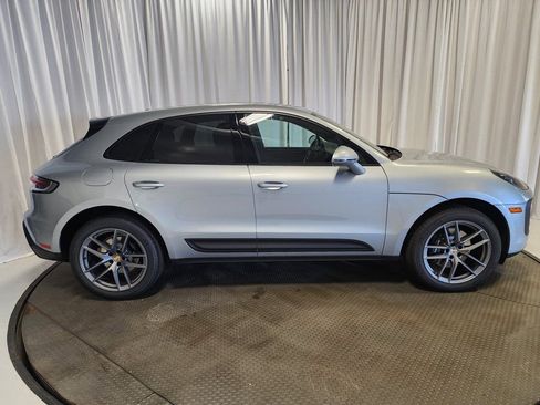 Used 2025 Porsche Macan image 28