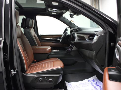 Used 2023 GMC Yukon Denali Ultimate AWD/4WD image 17