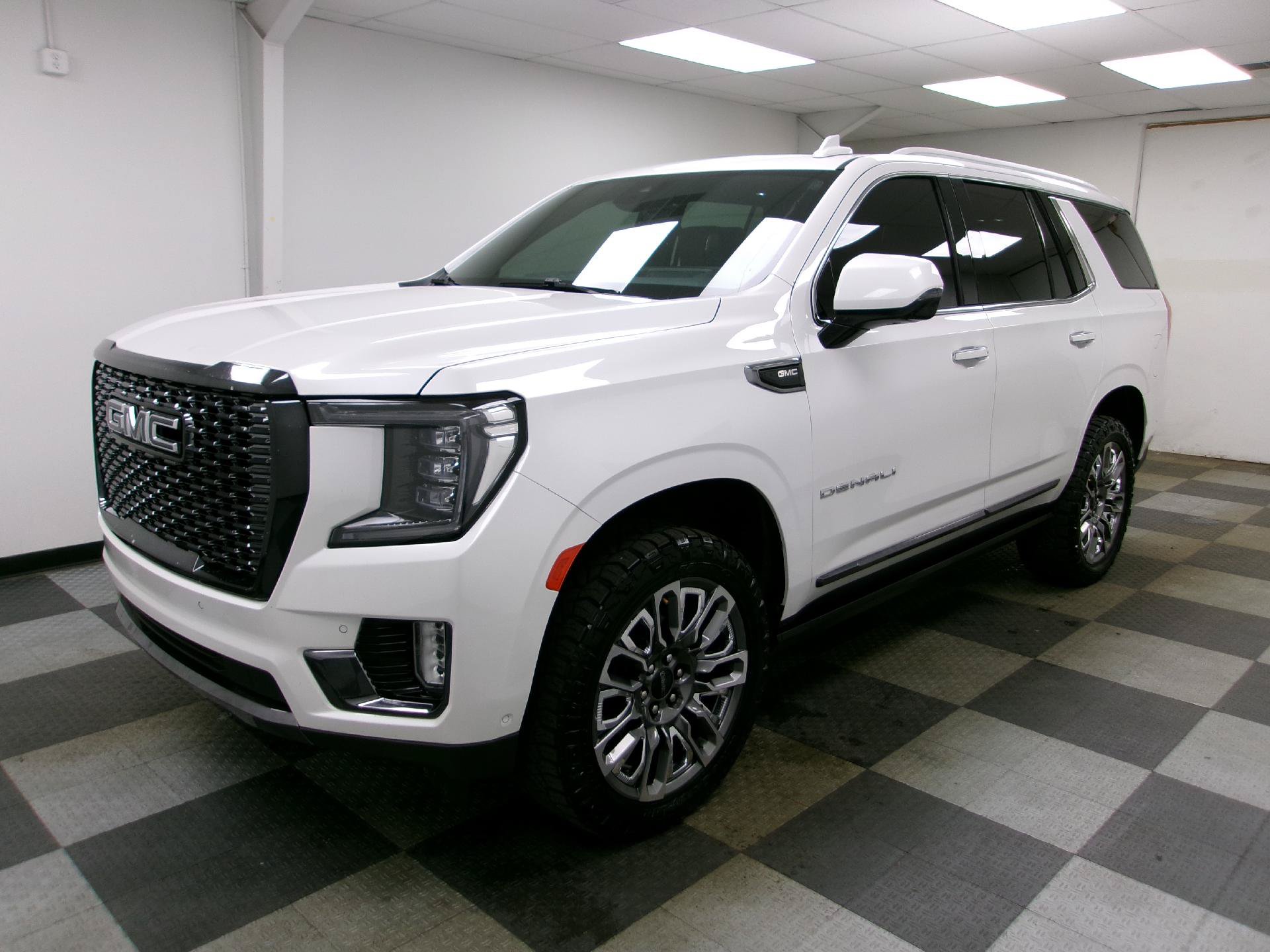Used 2023 GMC Yukon Denali Ultimate AWD/4WD image 1