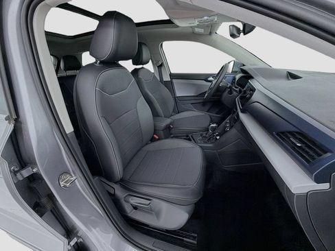 Used 2023 Volkswagen Taos SE w/ Panoramic Sunroof Package FWD image 28