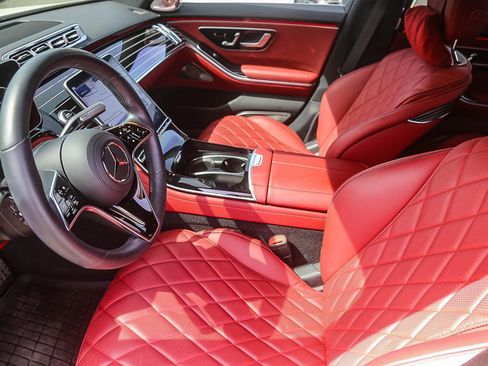 Used 2023 Mercedes-Benz S 580 4MATIC Sedan image 5