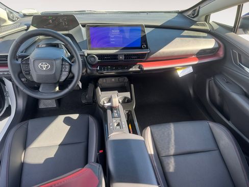 Used 2026 Toyota Prius Plug-In Hybrid FWD image 10