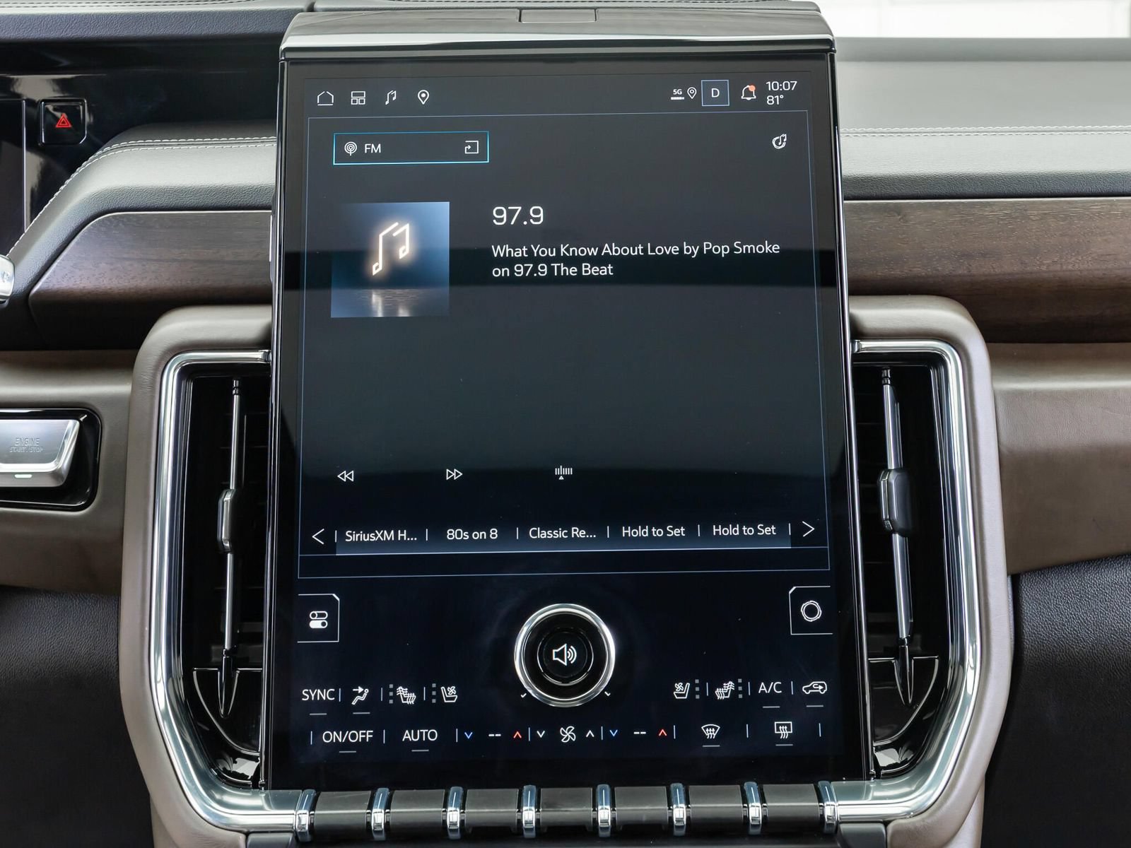 Used 2025 GMC Yukon Denali Ultimate AWD/4WD image 22