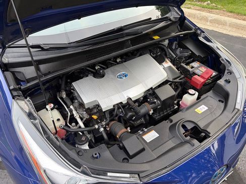 Used 2017 Toyota Prius Three FWD image 23
