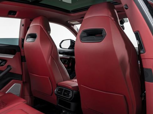 Used 2022 Lamborghini Urus AWD/4WD image 31