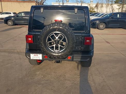 Used 2025 Jeep Wrangler Unlimited Rubicon w/ Convenience Group image 11