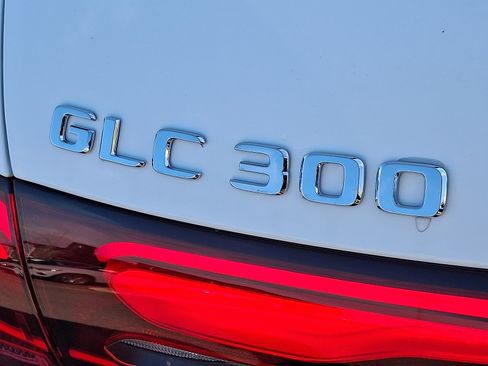 New 2026 Mercedes-Benz GLC 300 4MATIC image 17