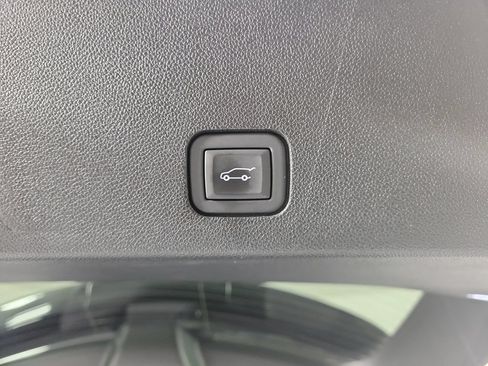 Certified 2024 Cadillac XT6 Premium Luxury w/ LPO, Floor Liner Package AWD/4WD image 9