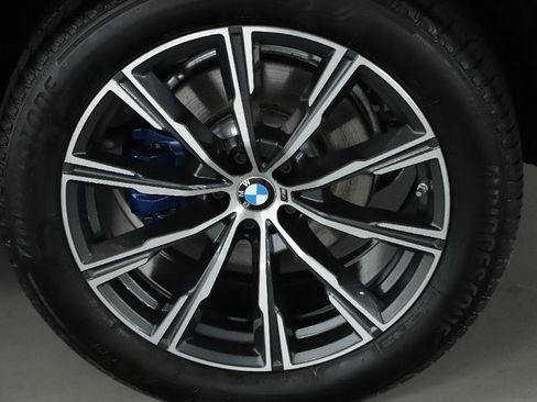Used 2022 BMW X5 xDrive40i w/ M Sport Package image 40