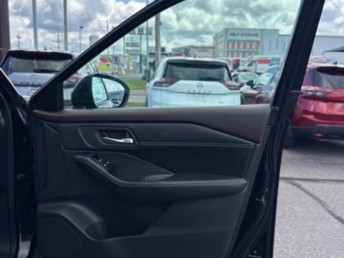 Certified 2023 Nissan Rogue SV w/ SV Premium B Package AWD/4WD image 15